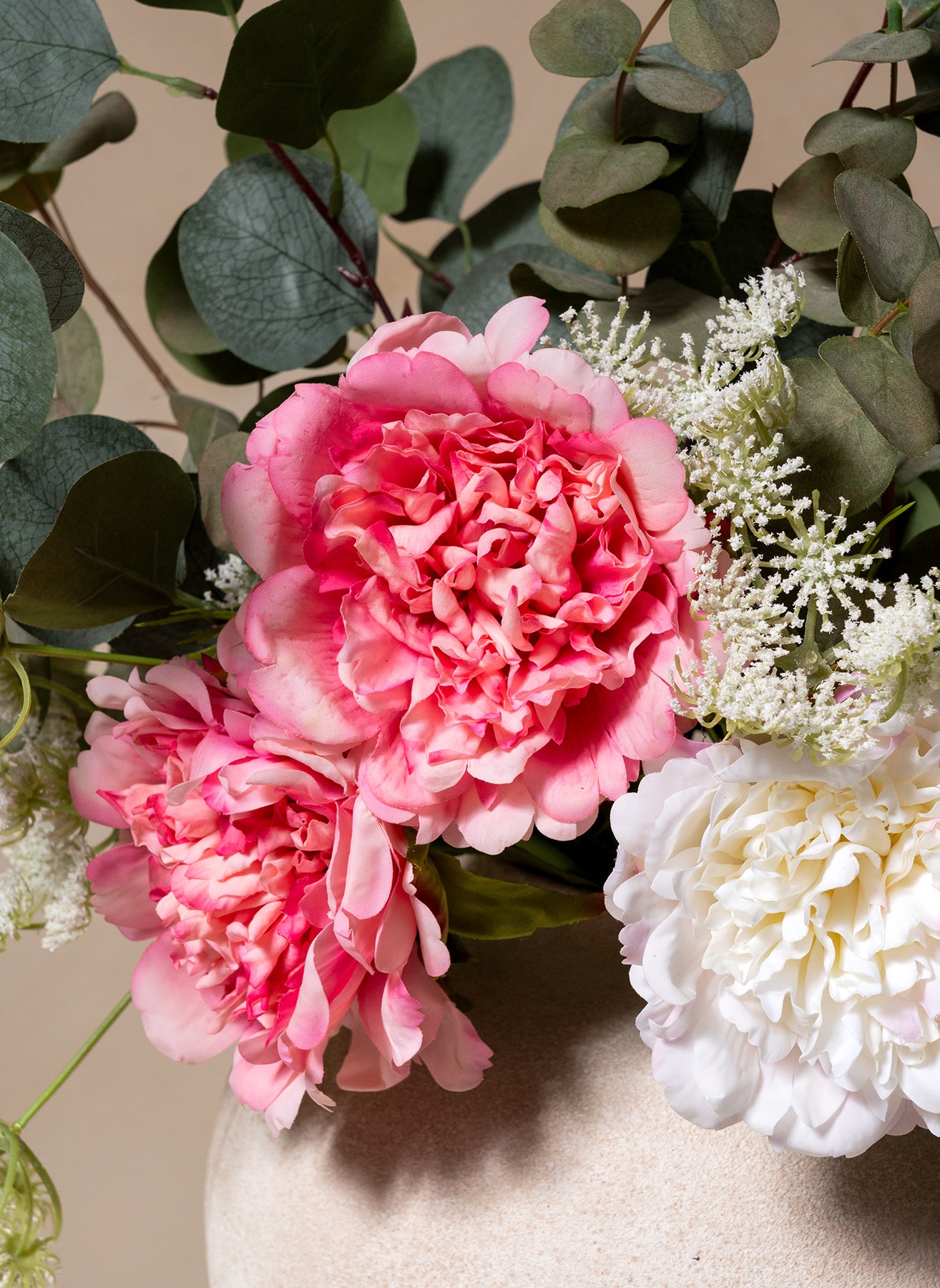 Pfingstrosenarrangement