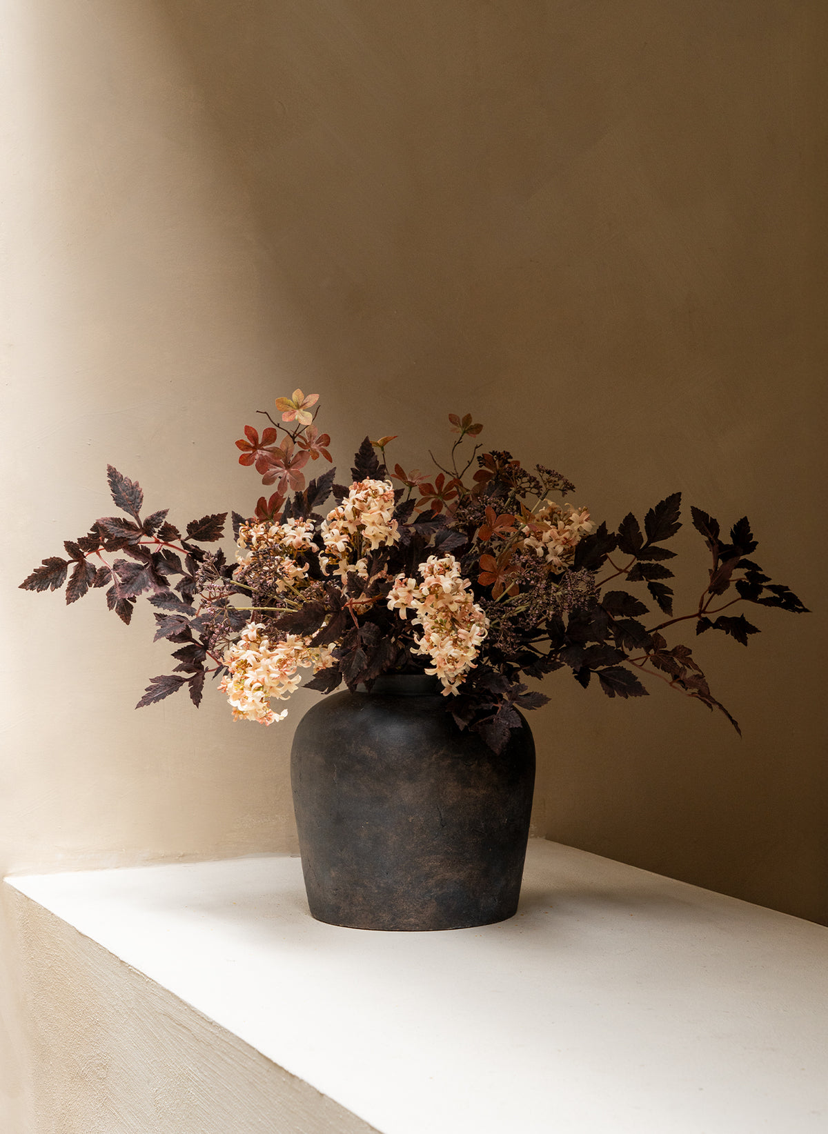 Elara Vase – Dunkelbraun – AZIN